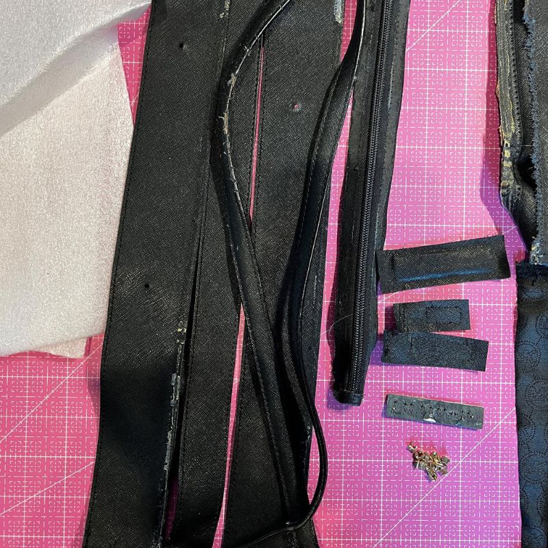 Glidelåser og hemper tatt fra hveradre